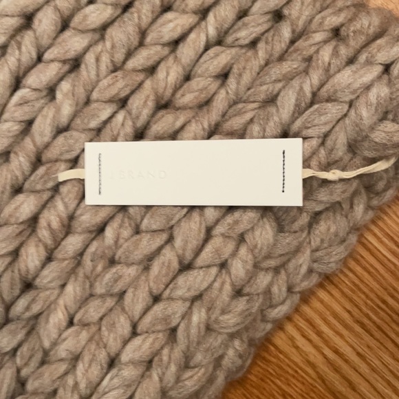 J Brand chunky hazelnut One size neck warmer - Picture 2 of 4